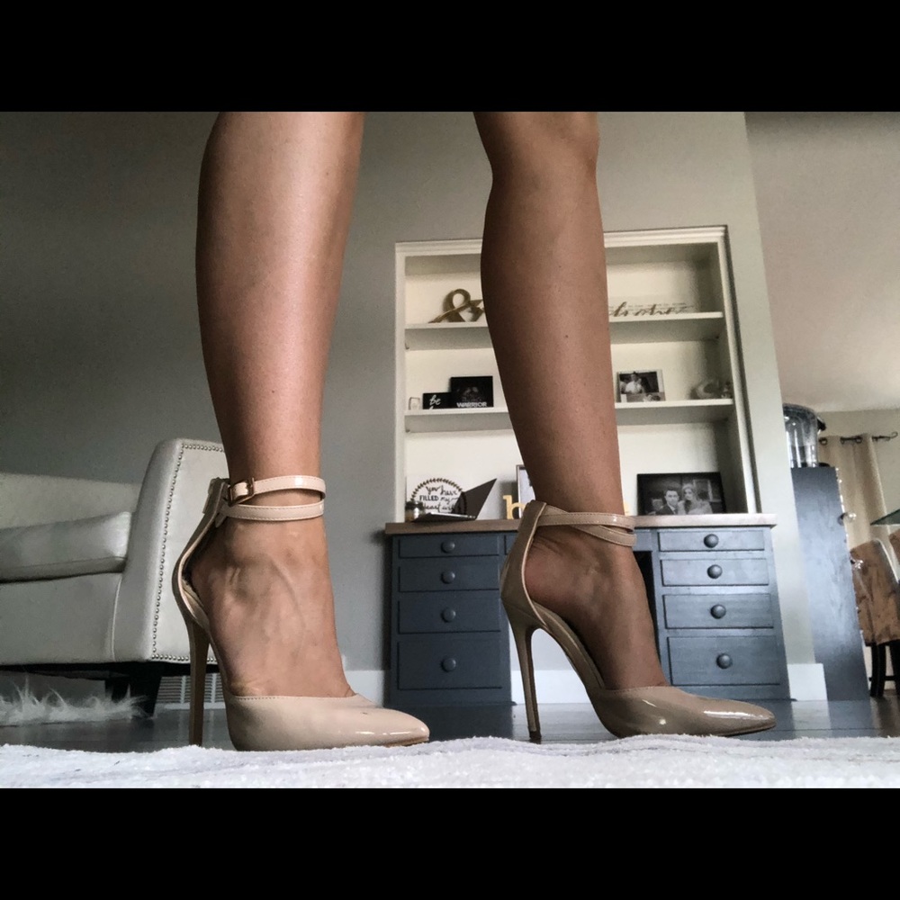 Heels - Picture 3 of 4